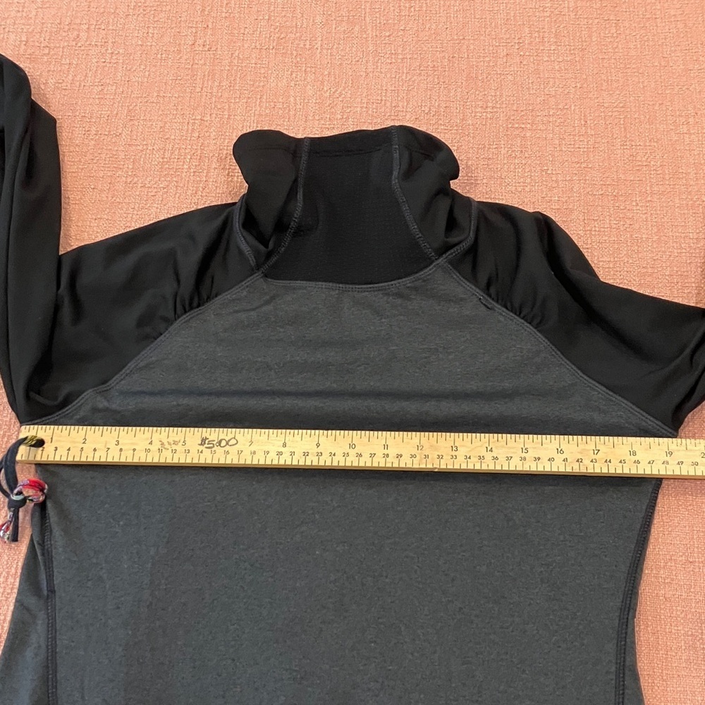 Reebok large wm’s Performance Long Sleeve Shirt / fleece sweater - Picture 5 of 16